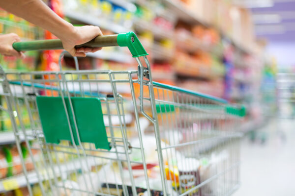 Carrello della spesa troppo caro per i meno abbienti